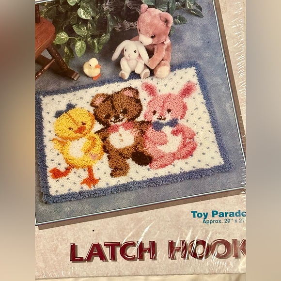 Vintage 20” x 22” Wonderart Latch Hook Rug Craft Kit Complete with/ Canvas Yarn - Picture 6 of 7